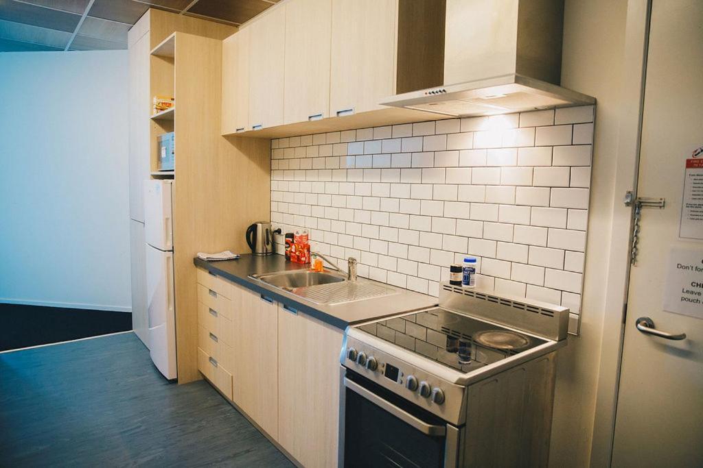 Liberty Apartment Hotel Уелингтън Екстериор снимка