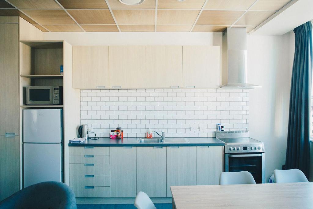Liberty Apartment Hotel Уелингтън Екстериор снимка